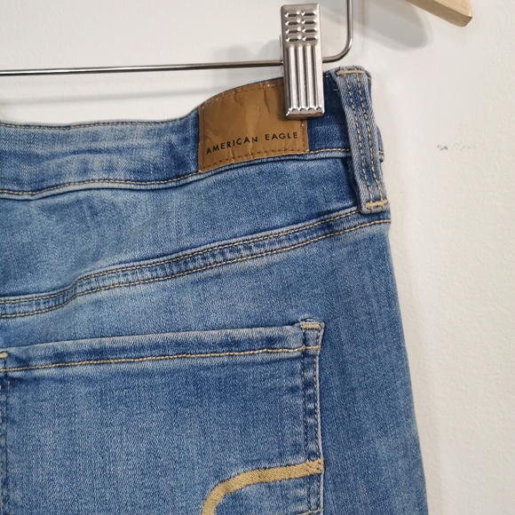 American Eagle Super Hi-Rise Jeans - Picture 6 of 10